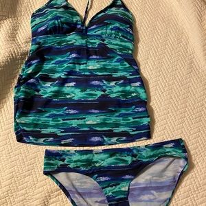 Maternity swimsuit, tankini, like new! 🩱